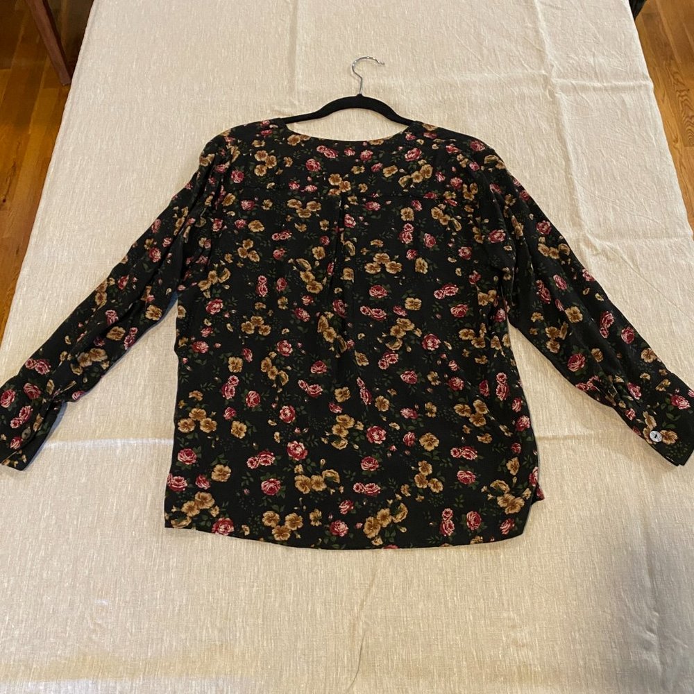 Violeta by Mango floral v-neck blouse, size 10 (US), small (Euro)